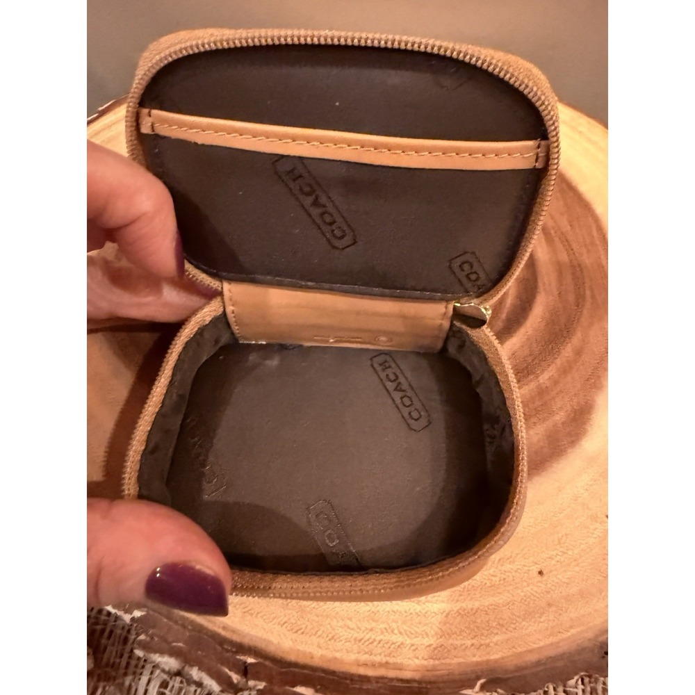 Coach Leather Pill Case Holder Brown Zip Around Small Travel Embossed‎ - Picture 5 of 6